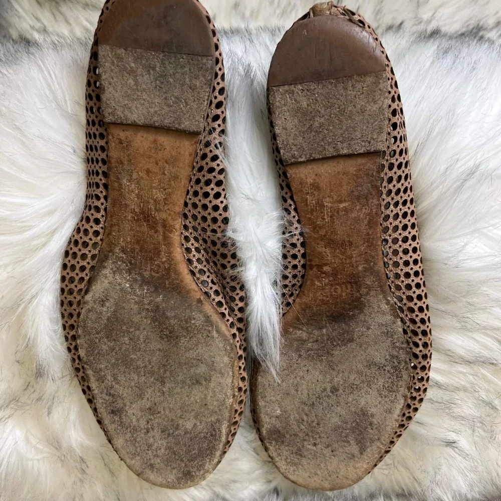 Chloe cutout scalloped flats sz 40.5 - Picture 7 of 9